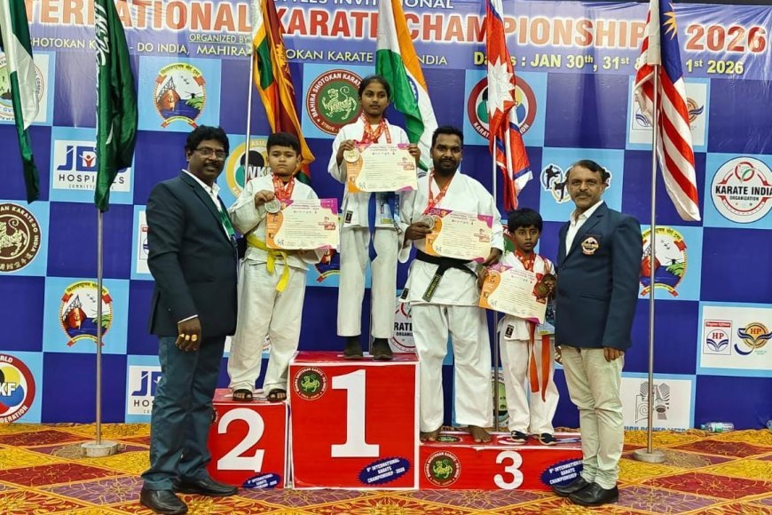अंतरराष्ट्रीय कराटे प्रतियोगिता में पदक जीतकर लौटे कोंडागांव के खिलाड़ी, कलेक्टर ने दी बधाई और आशीर्वाद