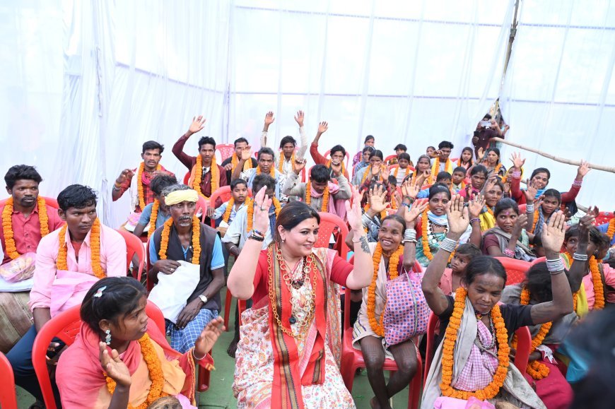 64 आदिवासी परिवारों की घर वापसी, विधायक भावना बोहरा ने पैर पखारकर किया अभिनंदन, 2 बाइक एम्बुलेंस का शुभारंभ