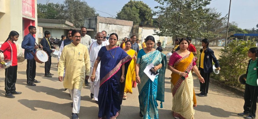 सरस्वती साइकिल योजना के तहत छात्राओं को मिली सौगात, महापौर संजू देवी राजपूत ने किया साइकिल वितरण