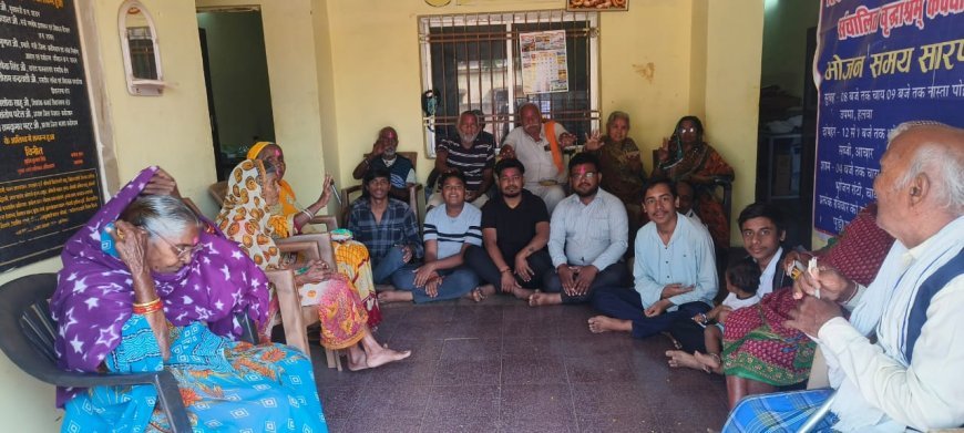 वेलेंटाइन डे नहीं, मातृ-पितृ पूजन दिवस मनाकर युवाओं ने दिया संस्कारों का संदेश