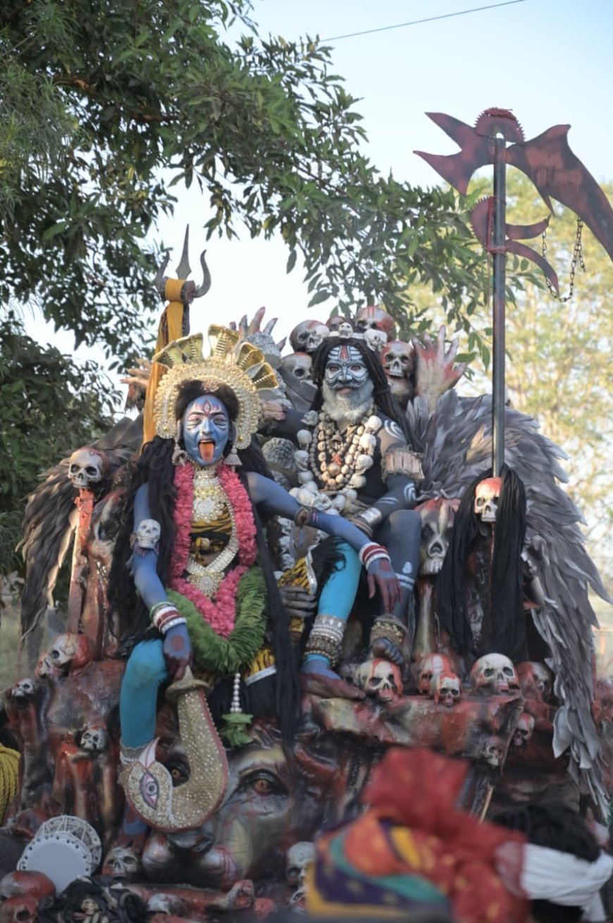 दूल्हा बने महाकाल ने दिए भक्तों को दिव्य दर्शन, हजारों श्रद्धालुओं की उपस्थिति में निकली भव्य महाकाल बारात