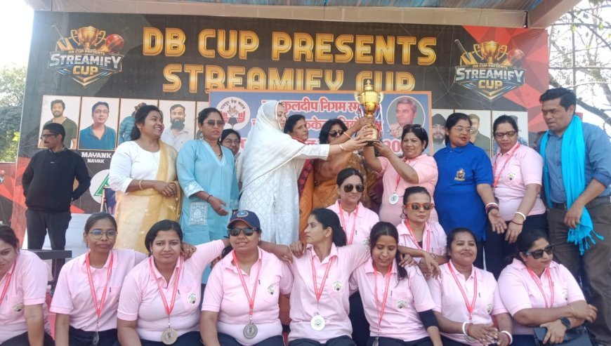 रायपुर प्रेस क्लब की स्व. कुलदीप निगम स्मृति क्रिकेट स्पर्धा में रचा गया इतिहास, पहली बार महिला टीमों की शानदार भागीदारी