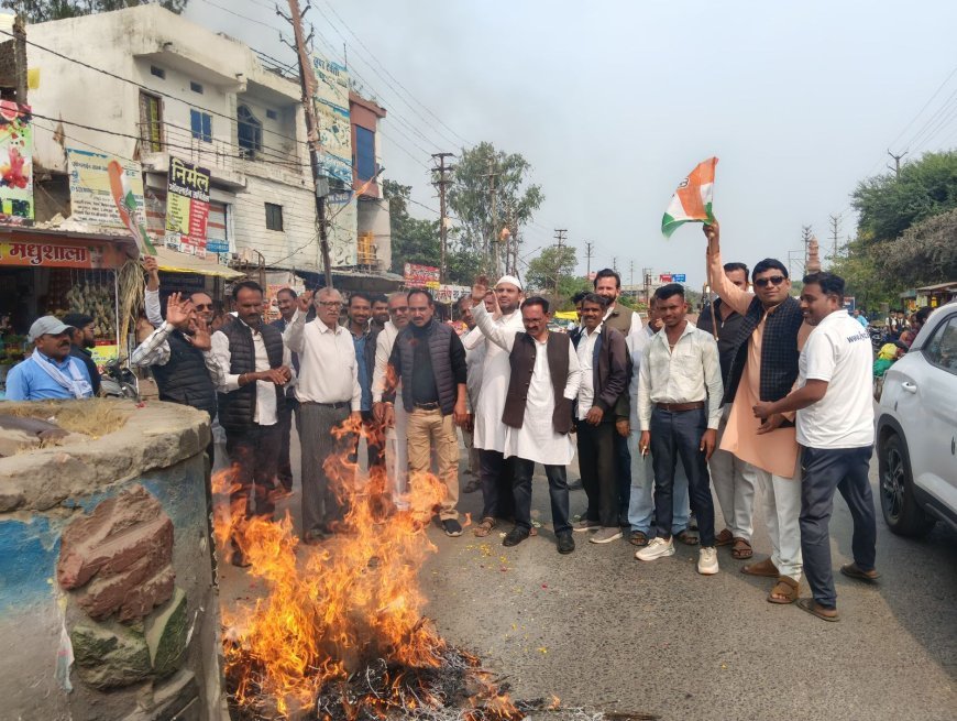 भैरूंदा में तीन मंत्रियों के खिलाफ कांग्रेस का पुतला दहन, बर्खास्तगी की उठी मांग