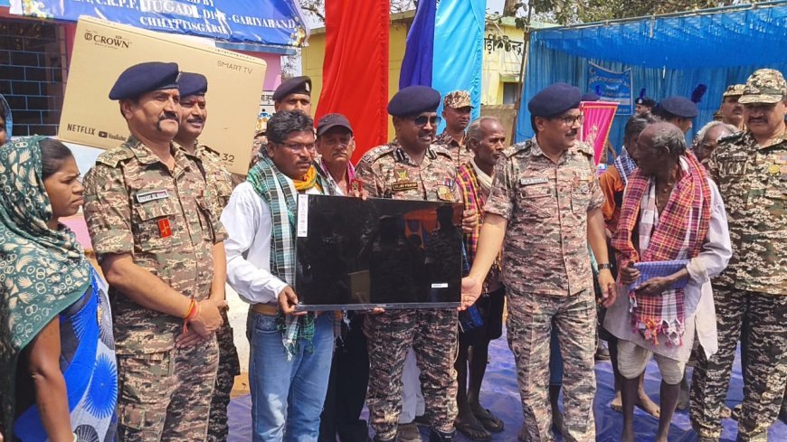 गरियाबंद के नक्सल प्रभावित गांव पायलीखण्ड में सीआरपीएफ 211 बटालियन का सिविक एक्शन कार्यक्रम, ग्रामीणों का हुआ स्वास्थ्य परीक्षण