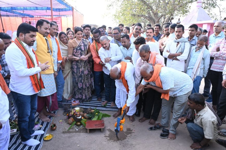 पंडरिया विधानसभा में विकास की नई राह, विधायक भावना बोहरा ने दशरंगपुर–खंडसरा सड़क निर्माण कार्य का किया भूमिपूजन