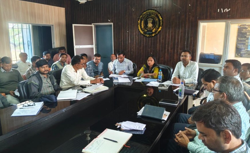 प्रधानमंत्री आवास योजना (ग्रामीण) की समीक्षा बैठक में अनुपस्थित रहने पर 32 सचिवों को कारण बताओ नोटिस