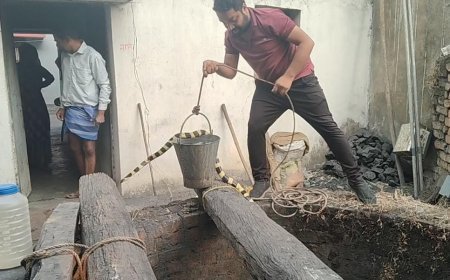 कोरबा के हरदीबाज़ार में कुएं से दो दिन बाद सुरक्षित निकाला गया दुर्लभ अहिराज सांप, रेस्क्यू टीम ने बचाई जान