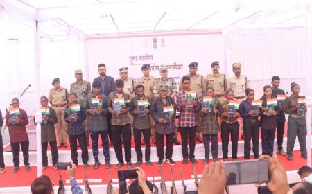 पूना मारगेम अभियान के तहत 15 सशस्त्र माओवादियों ने किया आत्मसमर्पण, समाज की मुख्यधारा में लौटे