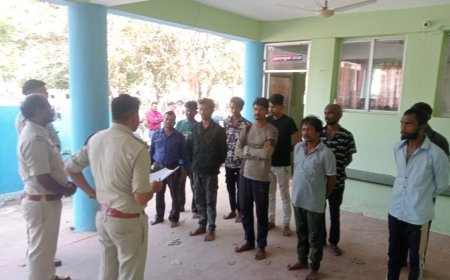 होली पर्व पर कानून-व्यवस्था सुदृढ़ करने कबीरधाम पुलिस का विशेष अभियान, निगरानीशुदा बदमाशों को दी गई सख्त हिदायत