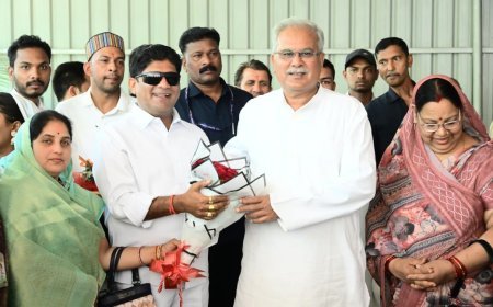 पूरी निष्ठा और जुझारूपन से जनता की आवाज बुलंद करें – भूपेश बघेल