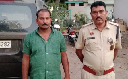 धमतरी में अवैध शराब परिवहन करते आरोपी गिरफ्तार, पुलिस ने कार समेत 2.27 लाख की शराब जब्त