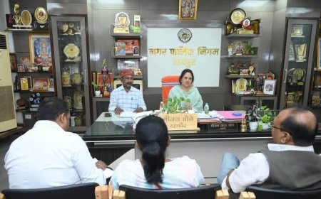 सड्डू में पेयजल संकट पर नगर निगम सख्त, अविनाश कैपिटल होम्स-2 के प्रतिनिधिमंडल ने सौंपा ज्ञापन