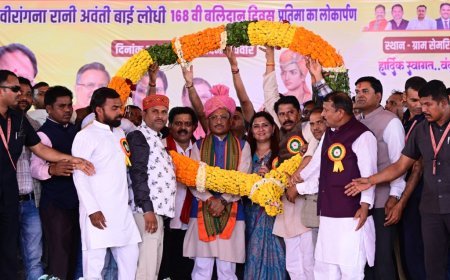 कवर्धा में CM विष्णु देव साय का बड़ा ऐलान: अवंतीबाई लोधी बलिदान दिवस पर 6 प्रतिमाओं का लोकार्पण, विकास कार्यों की घोषणाएं