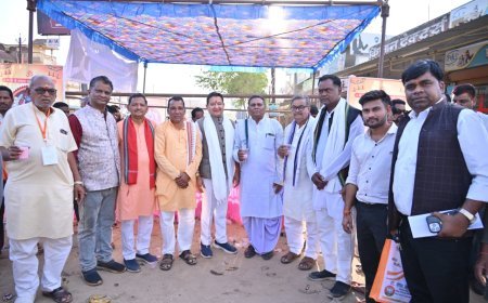 बसना में श्री रणेश्वर मंदिर प्राण प्रतिष्ठा महोत्सव: विधायक डॉ. संपत अग्रवाल ने ध्वज यात्रा का किया भव्य स्वागत