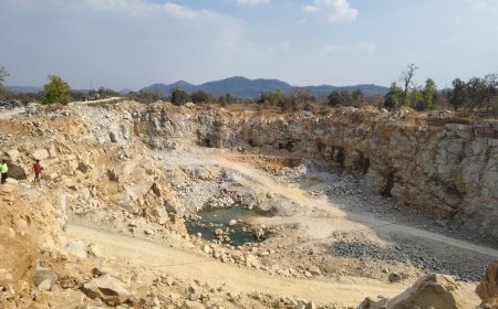 दंतेवाड़ा में अवैध खनन पर बड़ी कार्रवाई, खदान बंद; 55 लाख का जुर्माना