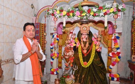 नवरात्रि पर बसना में भक्ति का माहौल: विधायक डॉ. संपत अग्रवाल ने माँ जगदंबा की पूजा कर मांगा आशीर्वाद