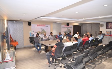 मन की बात: वैश्विक चुनौतियों के बीच राष्ट्र निर्माण का संदेश – डॉ. संपत अग्रवाल