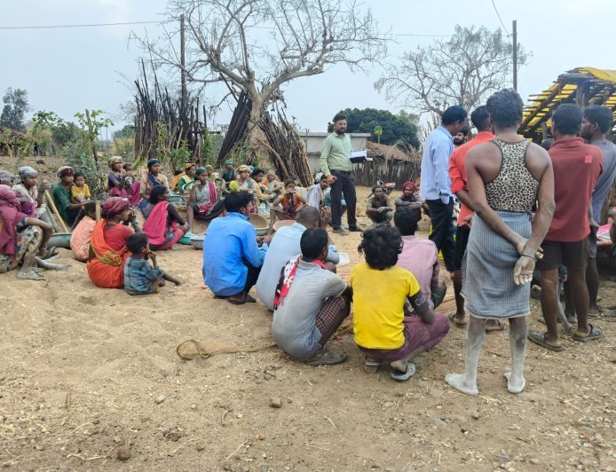 वनांचल में चौपाल के जरिए आवास निर्माण में तेजी: सीईओ अभिषेक अग्रवाल के निर्देश पर अभियान तेज