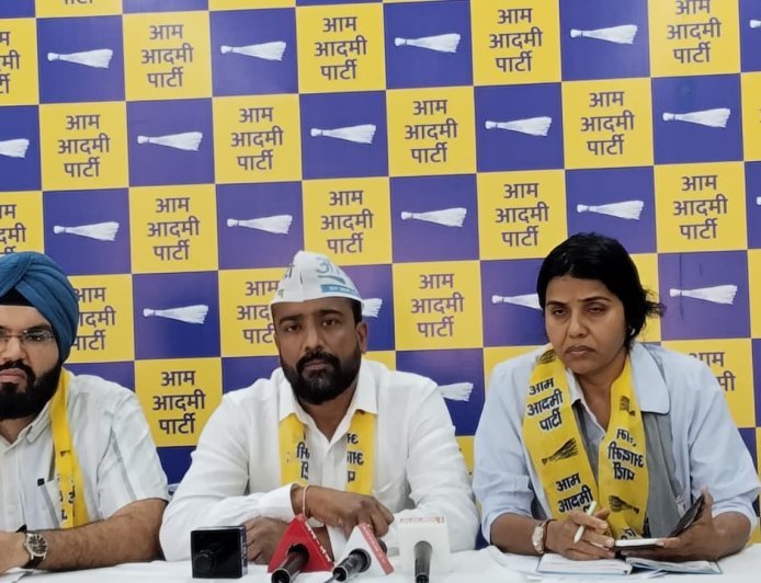 बीजापुर पोर्टा केबिन छात्रावास मामला: आप की जांच समिति ने अधीक्षक और विभाग पर लापरवाही के आरोप लगाए