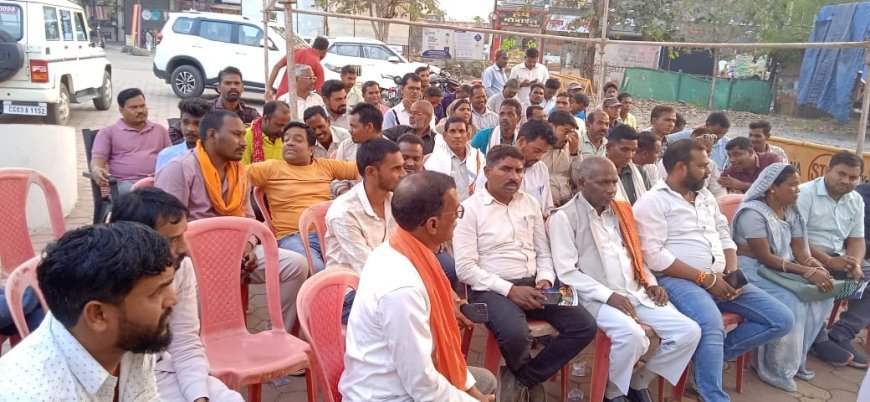 जांजगीर में सिटी कोतवाली द्वारा शांतिपूर्ण होली के लिए शांति समिति की बैठक, जनप्रतिनिधि व नागरिक रहे मौजूद