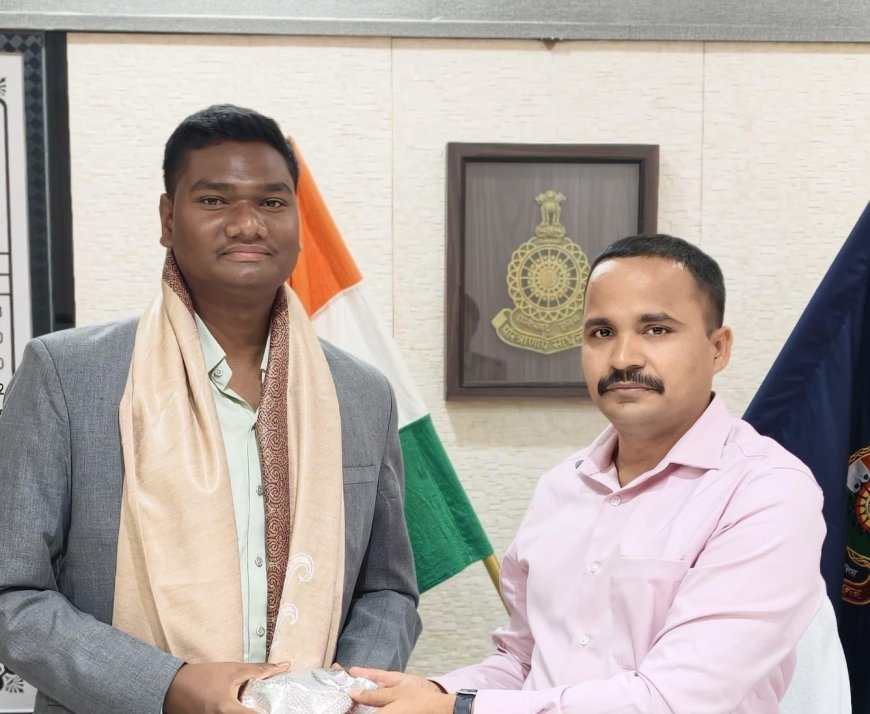 धमतरी के डायमंड सिंह ध्रुव ने UPSC में हासिल की 623वीं रैंक, एसपी सूरज सिंह परिहार ने किया सम्मानित