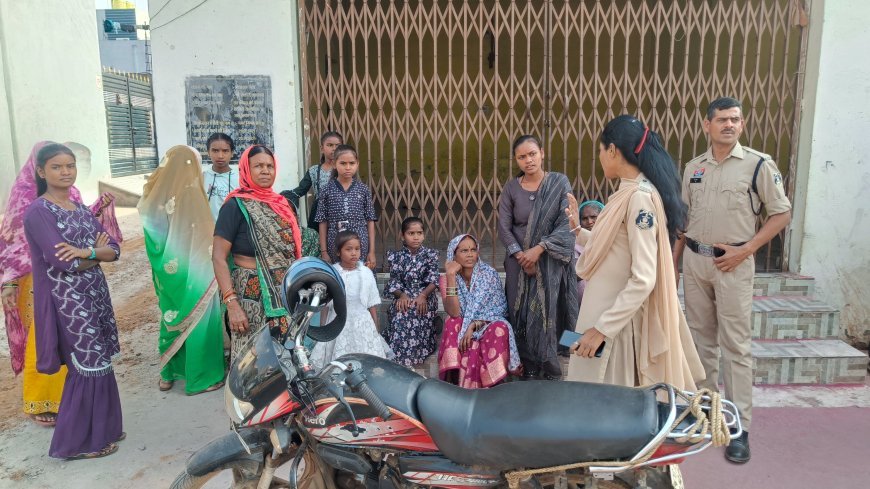 रायपुर में पिंक पेट्रोल यूनिट की पहल, स्कूल-कॉलेज और सार्वजनिक स्थलों पर महिलाओं को कर रही जागरूक