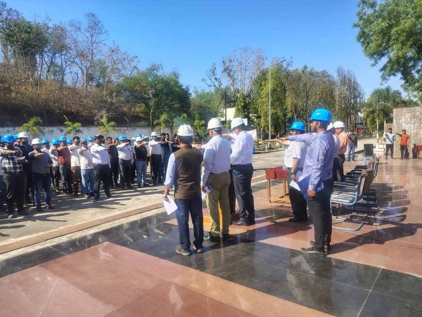 नेपा लिमिटेड में सुरक्षा सप्ताह का समापन, सीएमडी नरेश सिंह ने दिलाई सुरक्षा की शपथ