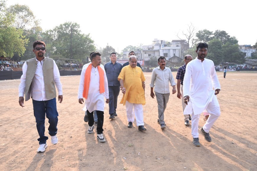 उत्कल क्रिकेट टूर्नामेंट के फाइनल में पहुंचे विधायक पुरंदर मिश्रा, खिलाड़ियों का बढ़ाया उत्साह