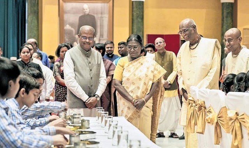 राष्ट्रपति द्रौपदी मुर्मू ने अक्षय पात्र का 5 अरबवां भोजन परोसा, 25 वर्षों की सेवा का ऐतिहासिक पड़ाव