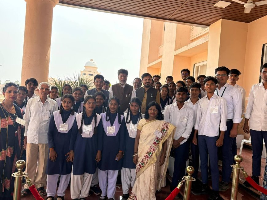 खरोरा के विद्यार्थियों ने देखा विधानसभा का कामकाज, विधायक अनुज शर्मा की पहल से मिला अनोखा अनुभव