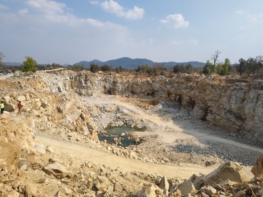 दंतेवाड़ा में अवैध खनन पर बड़ी कार्रवाई, खदान बंद; 55 लाख का जुर्माना