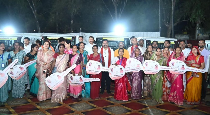 कबीरधाम में महिलाओं ने संभाली स्टीयरिंग: ‘दीदियों की गाड़ी’ से बदलेगा ग्रामीण परिवहन