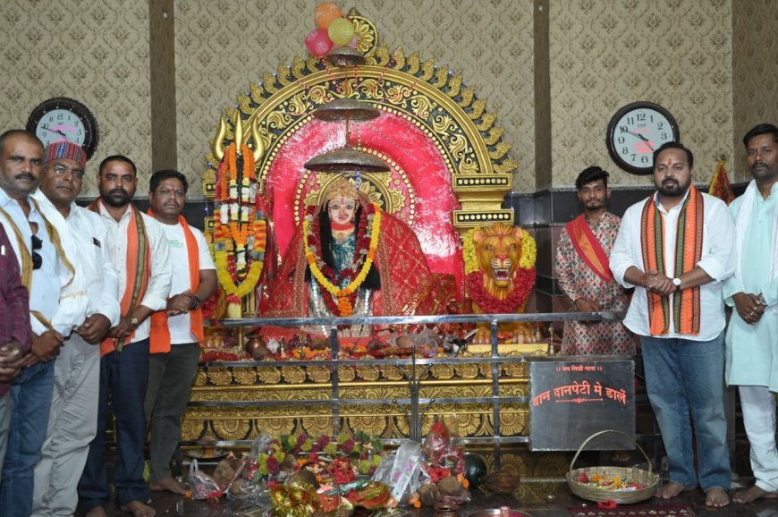 नवरात्रि सप्तमी पर माँ सिद्धि माता और माँ शीतला के दरबार पहुँचे विधायक दीपेश साहू, विकास कार्यों की घोषणा