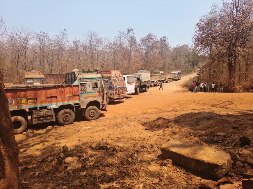 नारायणपुर-ओरछा मार्ग पर झारा घाटी में भारी जाम, खराब वाहन से सैकड़ों गाड़ियां फंसी