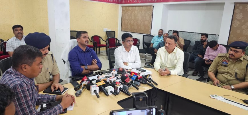 रायपुर में इंटरनेशनल साइबर ठगी गैंग का भंडाफोड़, 3 कॉल सेंटर से 42 आरोपी गिरफ्तार