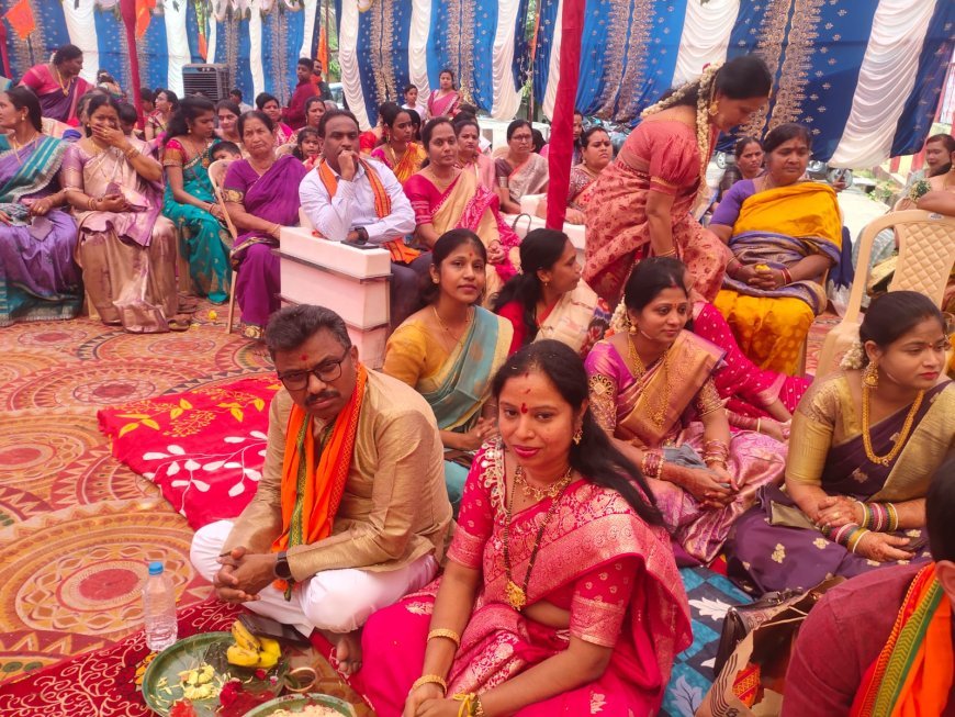 बचेली के गायत्री मंदिर में कन्या भोज व हवन, मां सिद्धिदात्री की पूजा में उमड़ी श्रद्धालुओं की भीड़