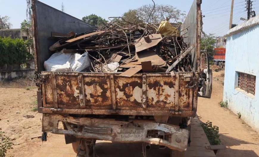 धमतरी में कबाड़ी दुकानों पर पुलिस की बड़ी कार्रवाई: 1430 किलो संदिग्ध लोहा-टीन जब्त, दो आरोपी गिरफ्तार