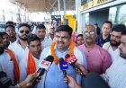 रायपुर एयरपोर्ट पर गजेन्द्र यादव का भव्य स्वागत, पश्चिम बंगाल में भाजपा की जीत का जताया विश्वास