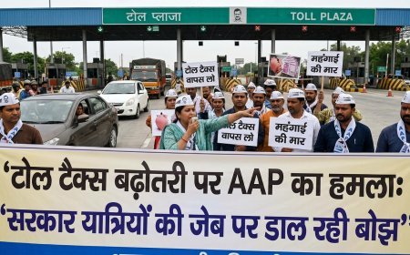 टोल टैक्स बढ़ोतरी पर AAP का हमला: “सरकार यात्रियों की जेब पर डाल रही बोझ”