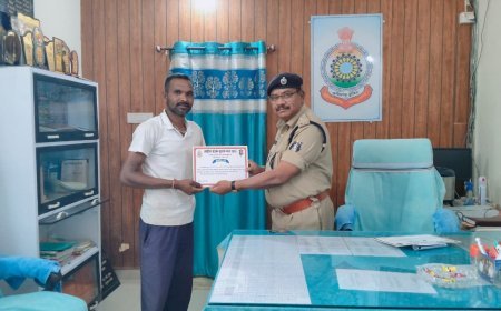 सड़क हादसों में घायलों के मसीहा बने कमलेश निषाद, बालोद पुलिस ने किया सम्मानित