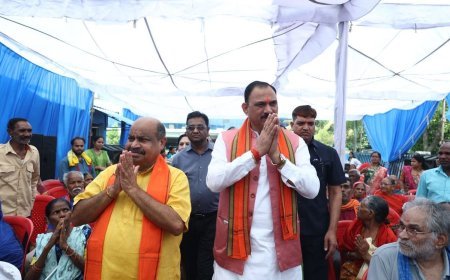 रायपुर में SBI की CSR पहल: पुरन्दर मिश्रा की मौजूदगी में मरीजों को मिले चिकित्सा उपकरण