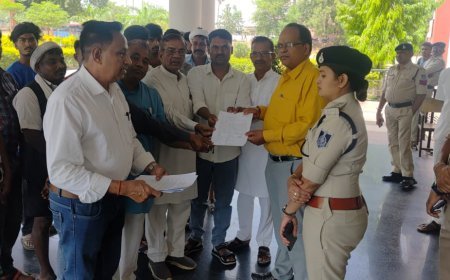 आलीराजपुर में कांग्रेस का प्रदर्शन, किसान समस्याओं और गैस वितरण मुद्दे पर सौंपा ज्ञापन