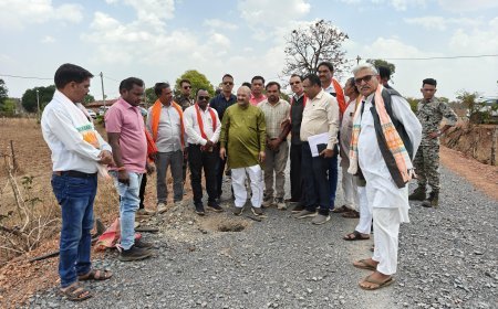 कवर्धा में सांसद संतोष पांडेय ने पीएम जनमन सड़क निर्माण का किया निरीक्षण, गुणवत्ता पर दिए सख्त निर्देश