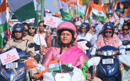 सूरजपुर में ‘नारी शक्ति वंदन’ की गूंज, महिलाओं ने स्कूटी रैली निकालकर दिखाया उत्साह