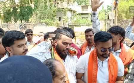 निजी स्कूलों की मनमानी के खिलाफ दुर्ग में बजरंग दल का प्रदर्शन, प्रशासन को सौंपा ज्ञापन