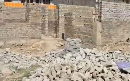 कोरबा में आंगनबाड़ी निर्माण पर सवाल, घटिया गुणवत्ता को लेकर लोगों में आक्रोश