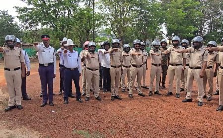 जशपुर में निकली हेलमेट जागरूकता रैली, प्रशासन ने दिया सख्त संदेश—“सड़क सुरक्षा ही जीवन रक्षा”