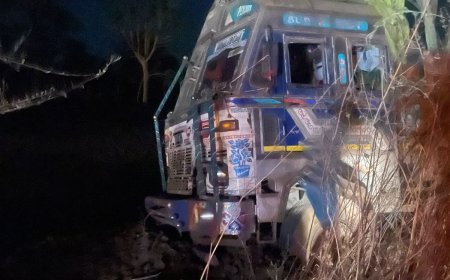 दल्ली राजहरा में सड़क हादसा: गड्ढों के कारण युवक की मौत, ग्रामीणों ने किया चक्का जाम