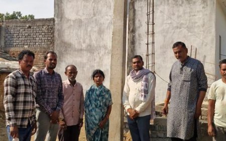 सांसद संतोष पांडेय की पहल रंग लाई: पोंडी गांव में आवास निर्माण की बाधा दूर, महिला ने जताया आभार