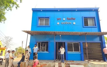 खैरागढ़ में ‘हमर क्लिनिक’ भवन में संदिग्ध आग, शुरू होने से पहले ही जली लाखों की स्वास्थ्य सुविधा